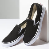 Vans Core Classic Slip-On Solid Slip-On (VN000EYEBLK1)